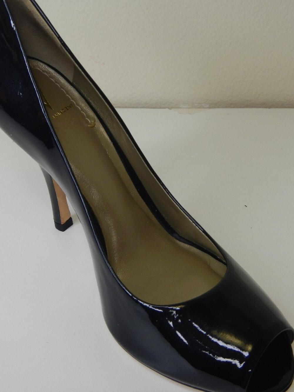 J Vincent Black Patent Leather Peep Toe Heels Stiletto Pumps Classic Size 8
